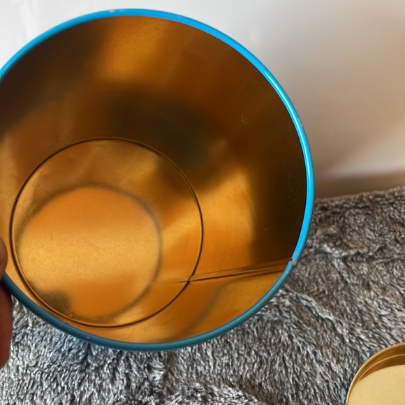 Collectible Bugs Bunny 50th Anniversary Brachs Tin (Empty) - Picture 9 of 13